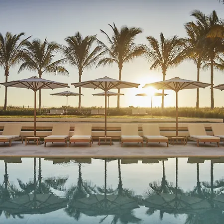 Four Seasons Hotel At The Surf Club-2