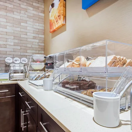 Comfort Inn & Suites Merritt-3