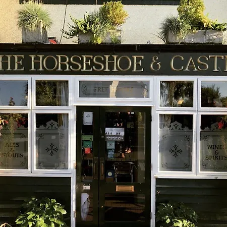 The Horseshoe & Castle-2