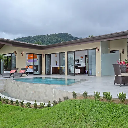 Golden Pineapple Villas-Adults Only-3