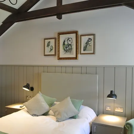 The Crown Pub, Dining & Rooms-2