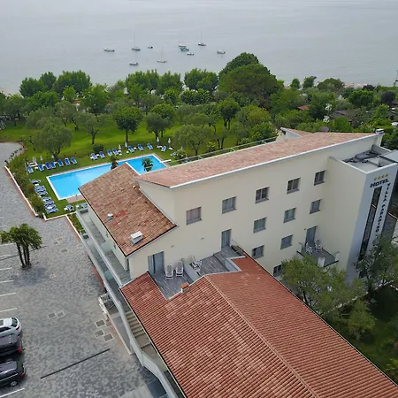 Villa Paradiso Suite-2