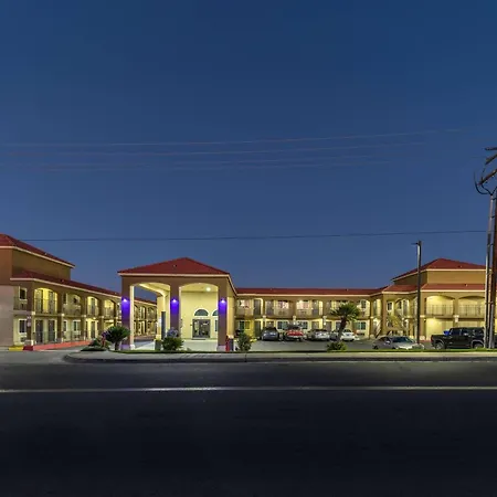 Quality Inn & Suites Hesperia-Victorville-2