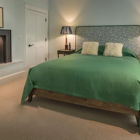 Dunton Town House Hotel-3