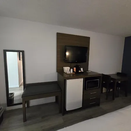 Quality Inn & Suites Tulare-3