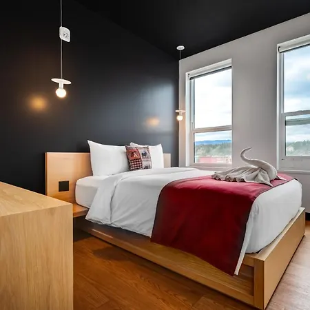 Raven Inn Whitehorse-2