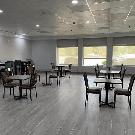 Quality Inn & Suites New Hartford - Utica-3
