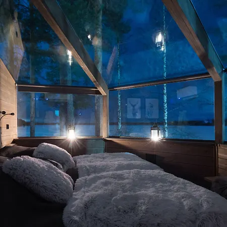 Revontuli Resort Glass Igloos-2