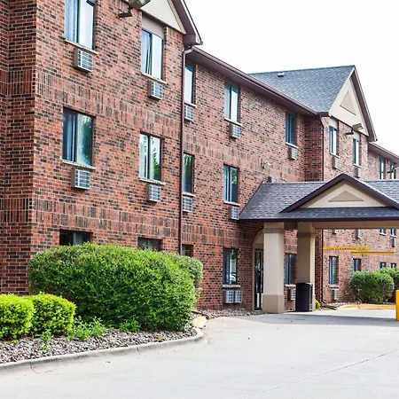 Quality Inn & Suites Ankeny-Des Moines-2