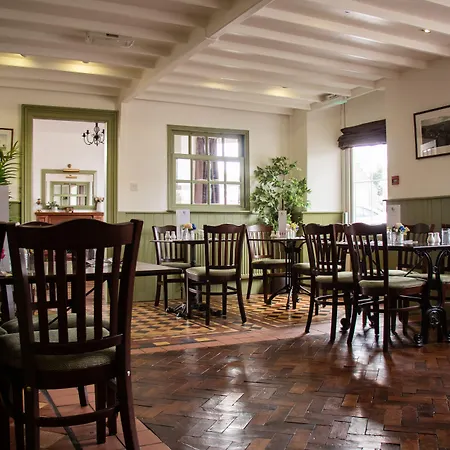 The Fox & Hounds Inn & Camping Pods-2