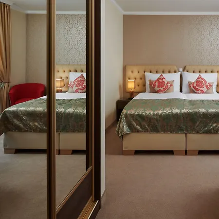 Honour And Grace Hotel-3