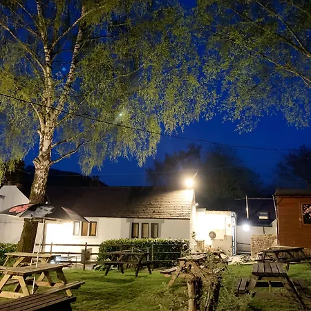 The Moon Inn At Stoney Middleton-3