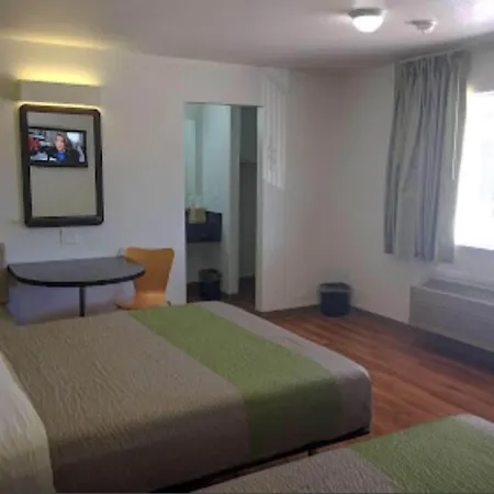 American Inn-3