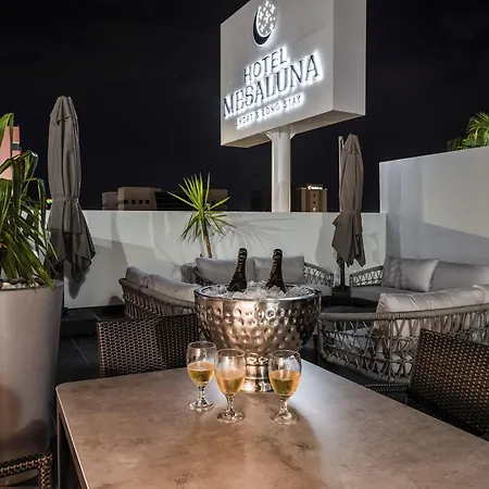 Hotel Mesaluna Short & Long Stay-2