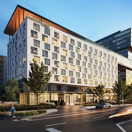 Courtyard By Marriott Montreal Laval-3