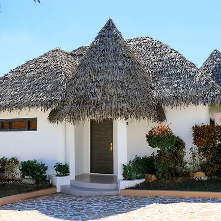 Safari Hotel And Villas Powered By Cocotel-2