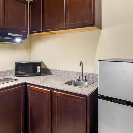 Quality Inn & Suites - Marlin-3