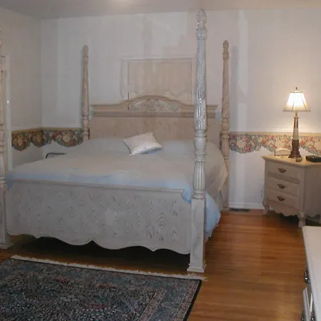 Afton House Inn-3