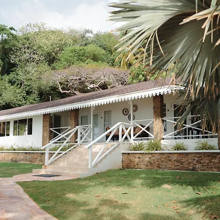 Blue Waters Inn-2