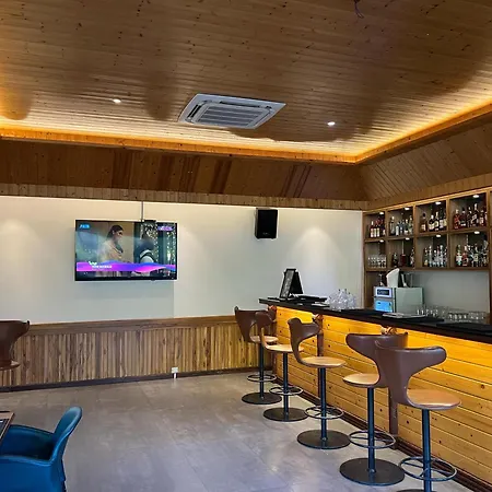 Jungle Lodge Resort & Spa-3