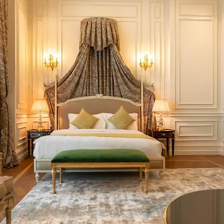 The Bentley Luxury Hotel & Suites-3