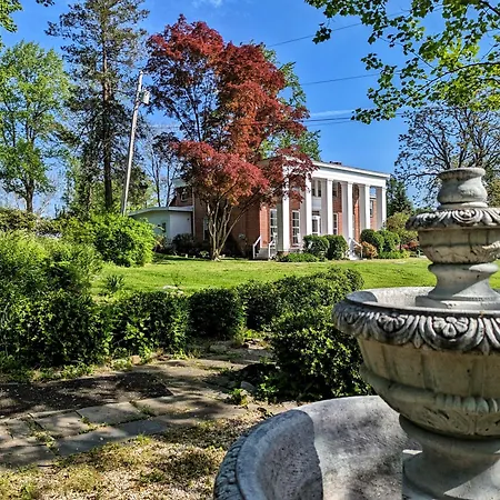 Cromwell Manor Inn-2