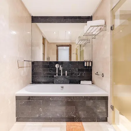 Eurostars Suites Mirasierra-2