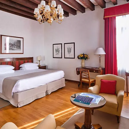 Hotel Villa Cipriani-3