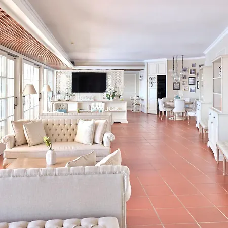 Madrigale Panoramic Lifestyle & Soulful Hotel-3