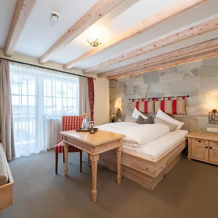 Boutique Hotel Montanara-3