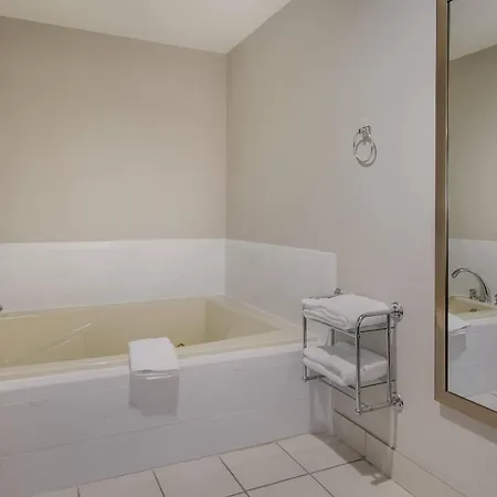 Clarion Pointe Harrodsburg-Danville-3