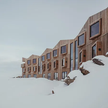 Highland Base Kerlingarfjoell-3