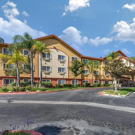 Comfort Suites Near Six Flags Magic Mountain-2