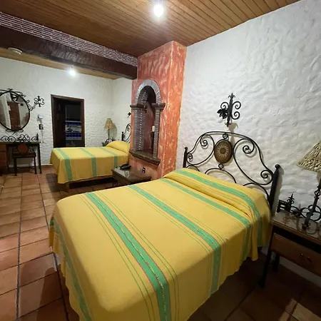 Hotel Los Escudos-2