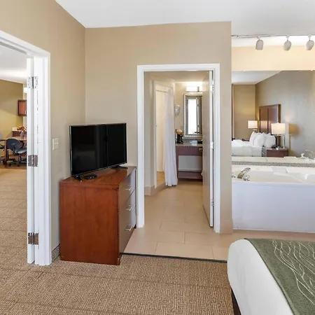 Comfort Inn & Suites Lincoln I-20-2