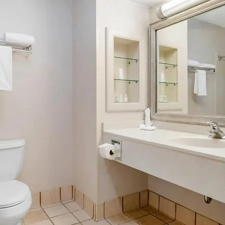 Quality Inn & Suites Monroe-3