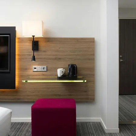 Moxy London Heathrow Airport-2