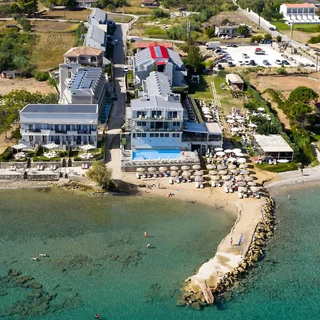 Golden Coast Beachfront Resort-2