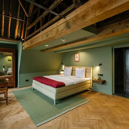 Hotel 1635-3