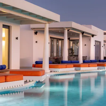 Cresanto Luxury Suites-3