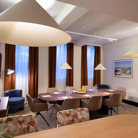 De Plesman Hotel The Hague-2