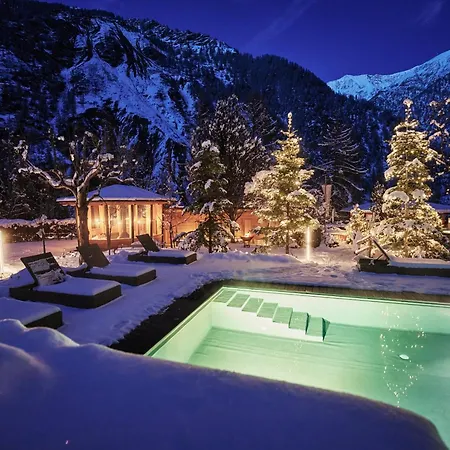 Goldene Rose Karthaus A Member Of Small Luxury Hotels Of The World-2