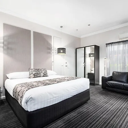 Comfort Inn Deakin Palms-3