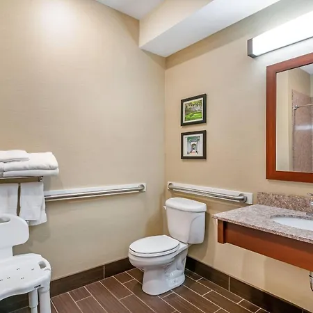 Comfort Suites - Jefferson City-3