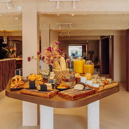 Hotel Melba-3