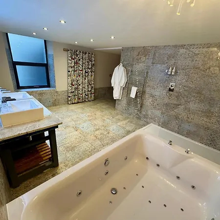 Lymestone Boutique Accommodation-3
