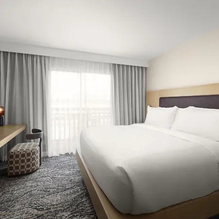 Embassy Suites By Hilton Cincinnati Northeast - Blue Ash-3