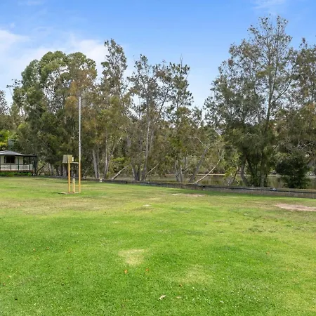 Pleasurelea Tourist Resort & Caravan Park-3
