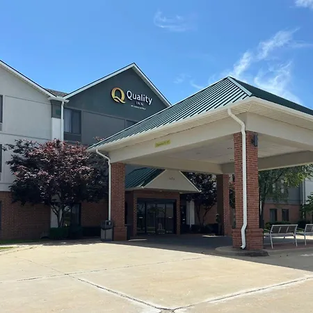 Quality Inn Warrensburg-3