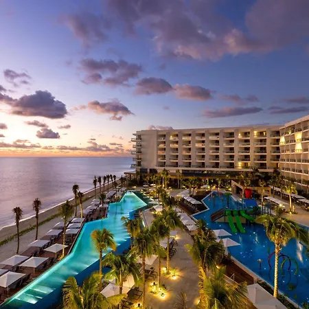 Hilton Cancun, An All-Inclusive Resort-3